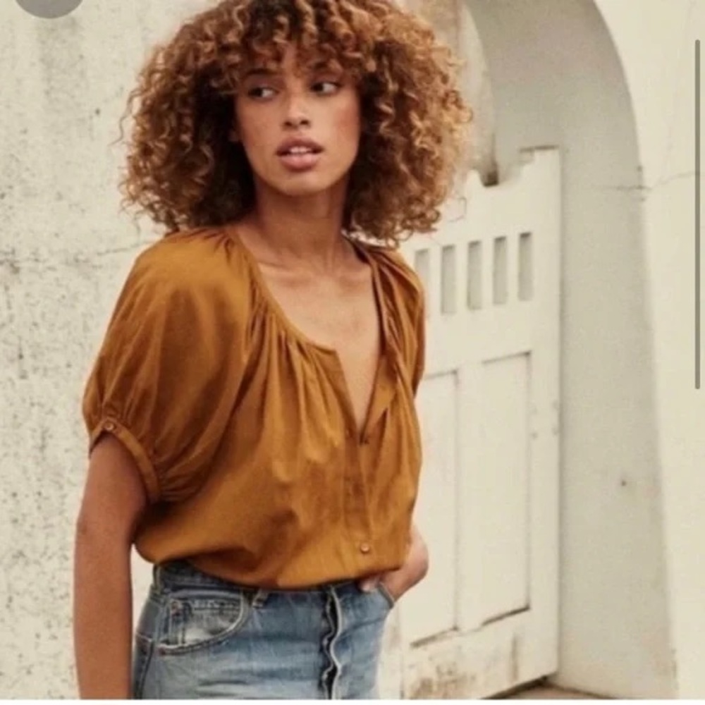 Like new, freshly dry cleaned iconic Doên June top in Foxtail orange color